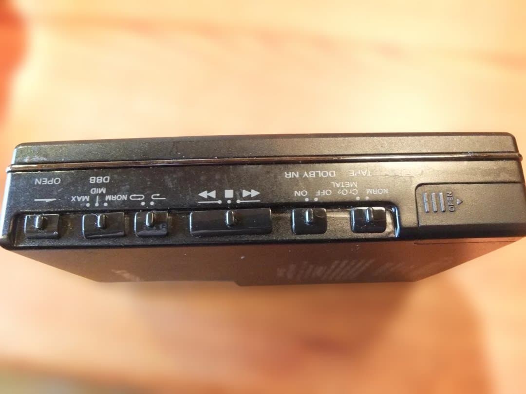 美品 SONY WALKMAN WM-607 電池・充電器付き