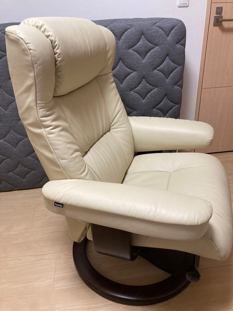 新品同様!！ 【Fjords（フィヨルド） 】の回転式リクライニングチェア