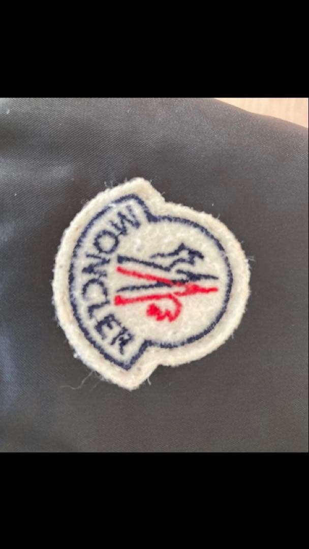 モンクレール フード付きダウンジャケット ブラック