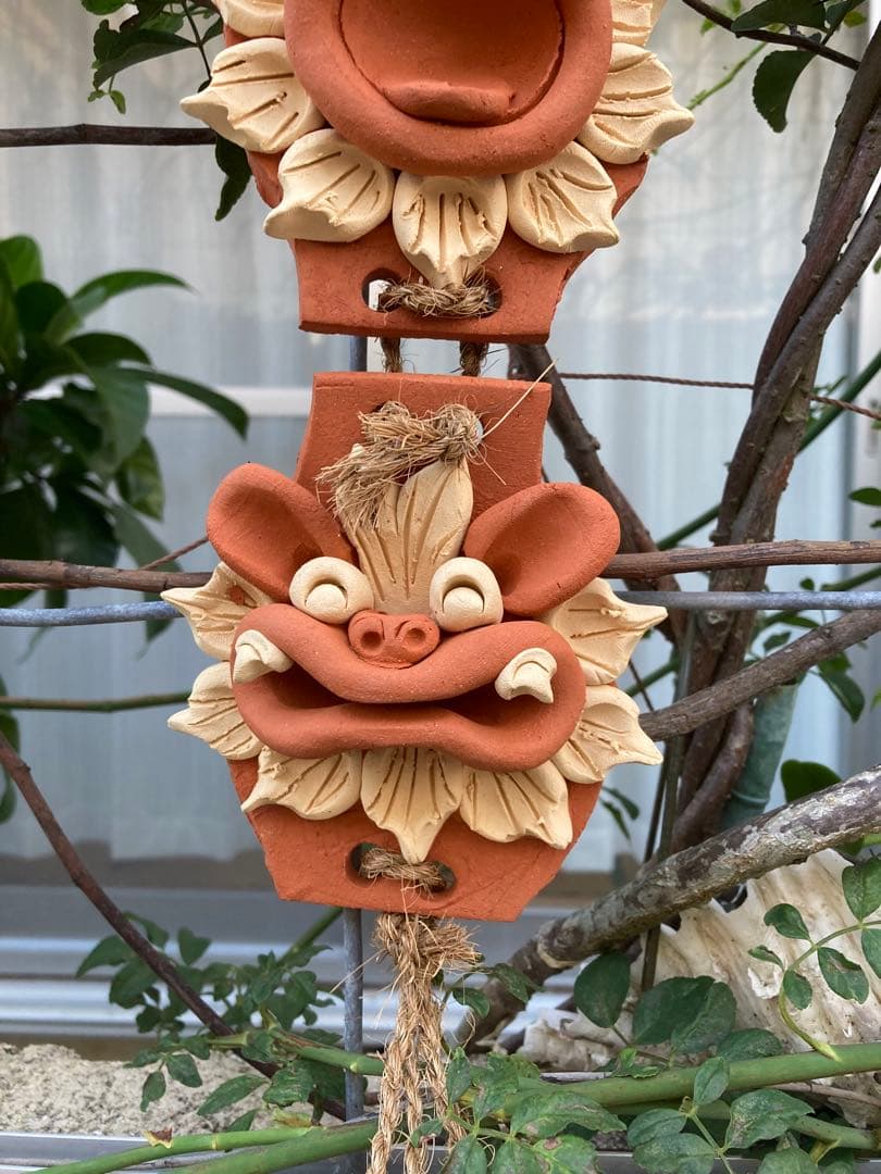 シーサー　壁掛け　魔除け　厄除け　御守り　笑顔　ニコニコ　沖縄