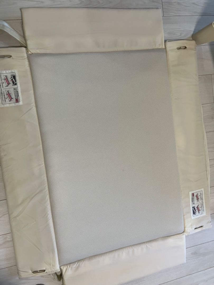 Apricaココネルエアー/ミルクホワイト