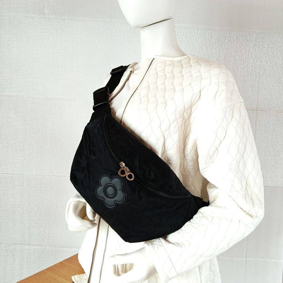 美品◆MARY QUANT ボディバッグ キルティング 花 デイジー ブラック
