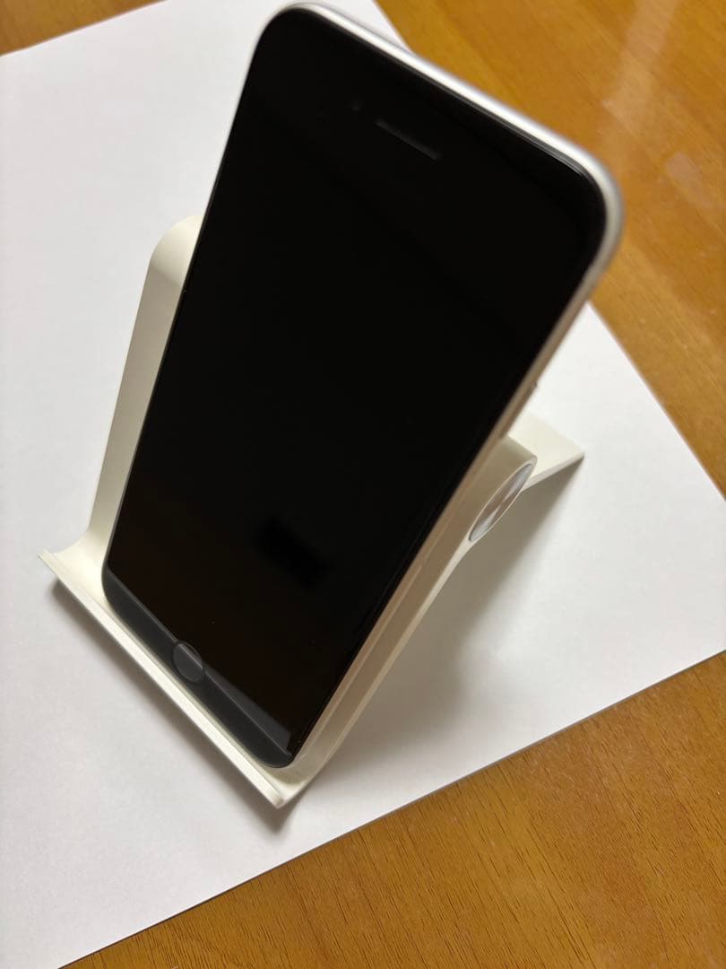iPhone SE（第二世代） 128G ホワイトSIMフリー　アップルストア