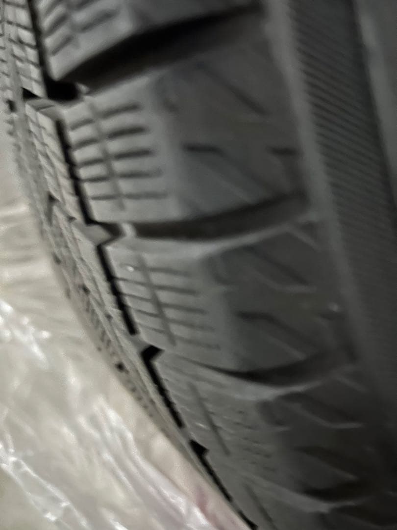 ヨコハマスタッドレスタイヤホイール235/40/19 バリ山 レクサスES使用