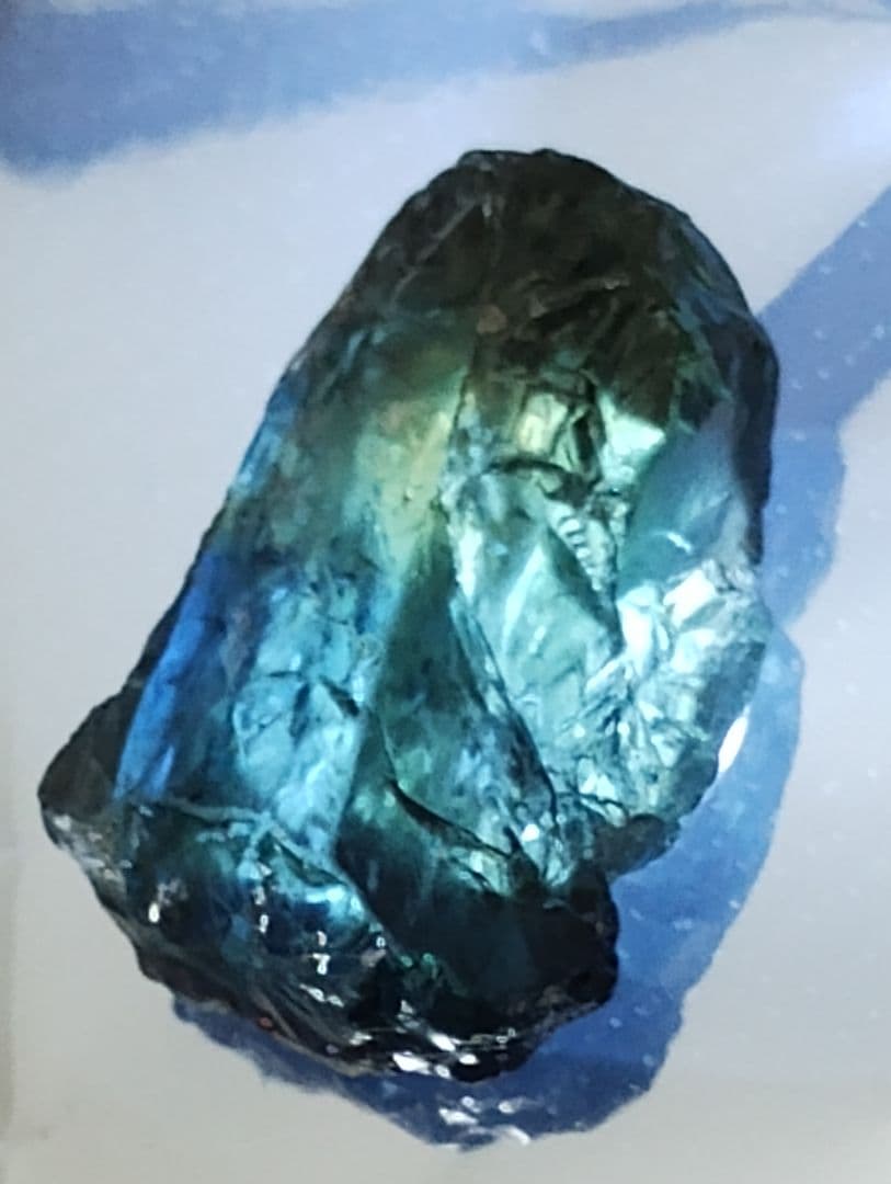 ケニア ガルバトゥラ産の サファイアの原石です。７ｃｔ