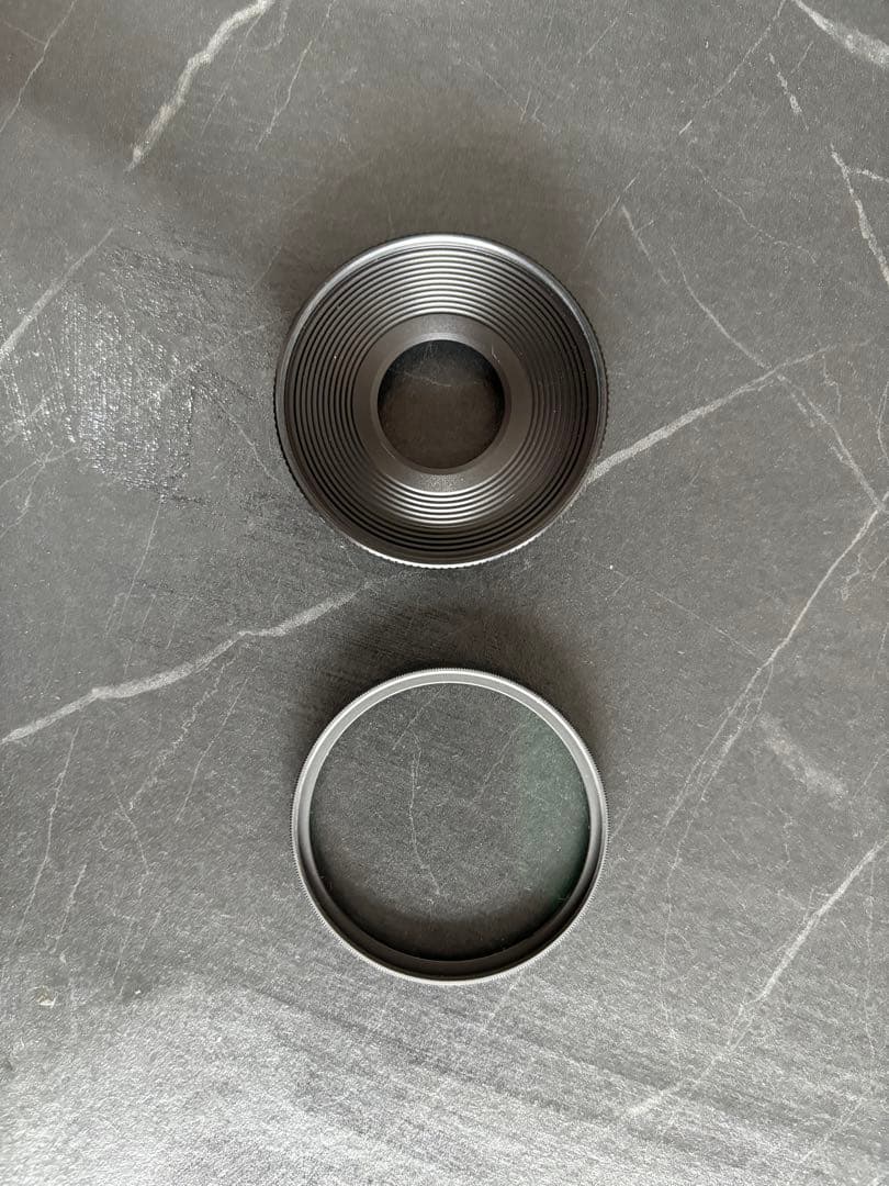 Canon RF28mm F2.8 STM レンズフード、レンズキャップ付き