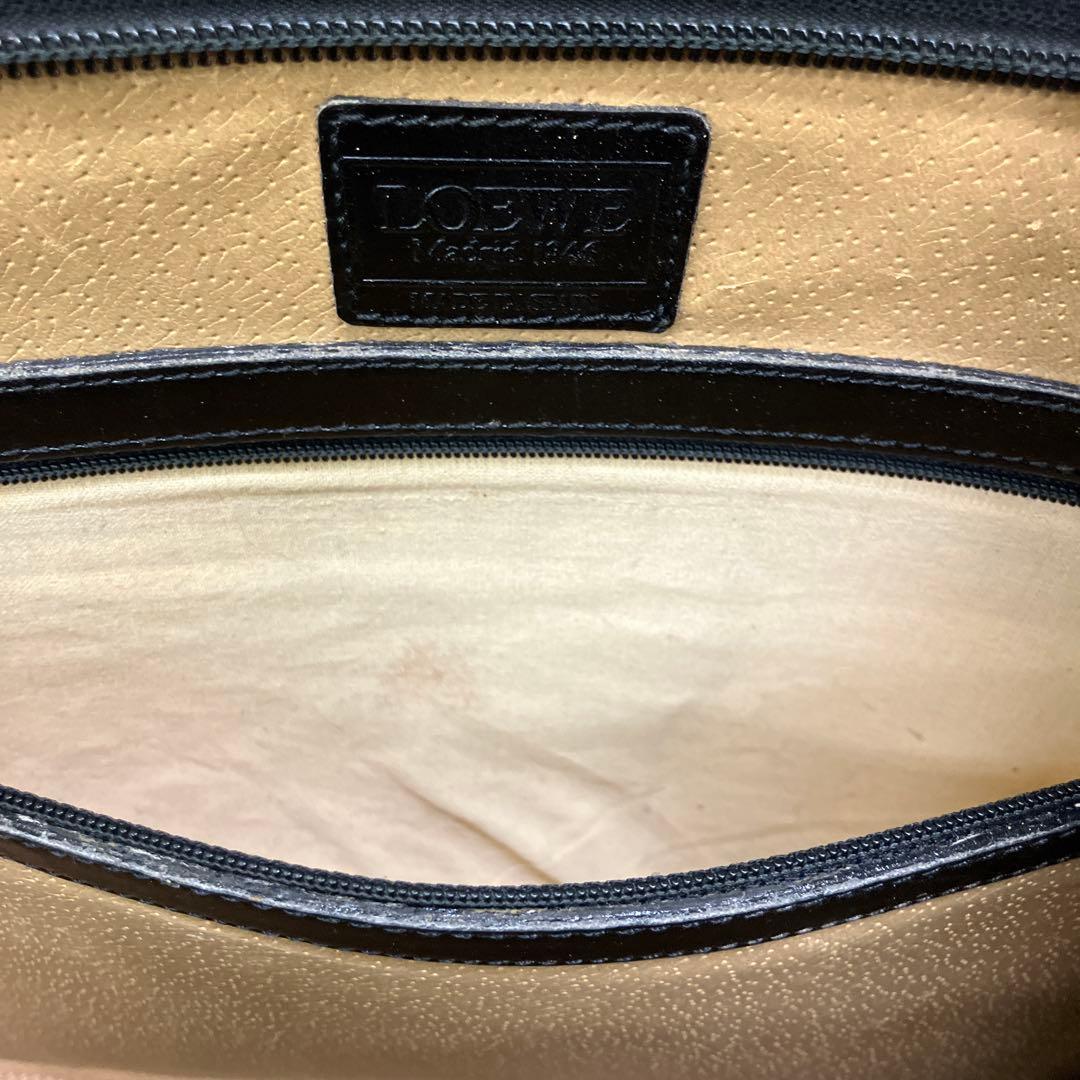 ロエベ　ビジネスバッグ 黒 ロゴ入り