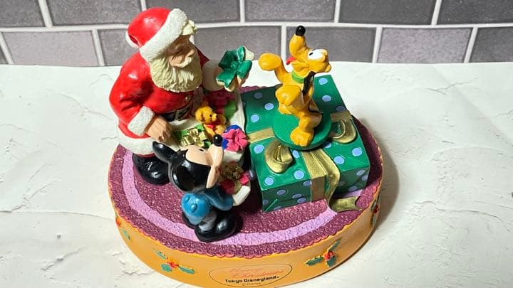 ディズニークリスマス　ミッキープルートサンタ　フィギュアリン・置物オルゴール