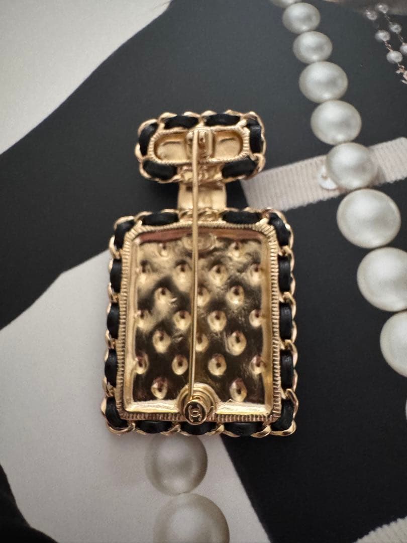 シャネル　ブローチ　美品