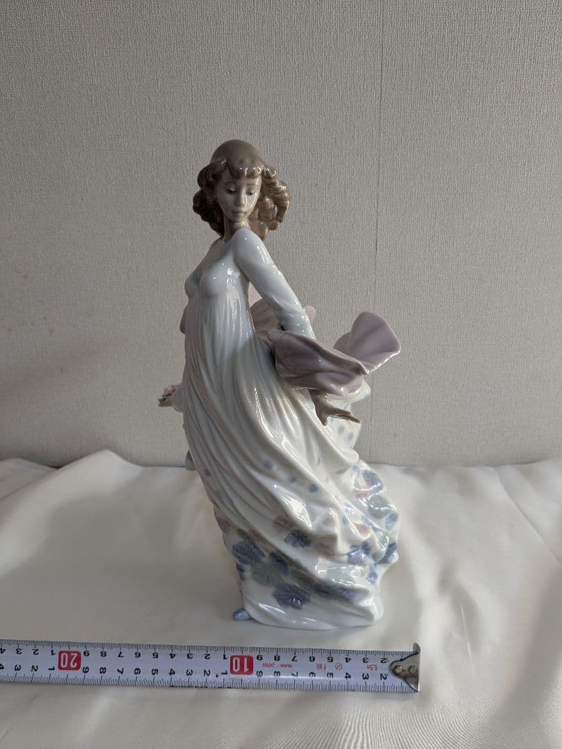 スペイン製 LLADRO リヤドロ 5898 春の輝き 置物