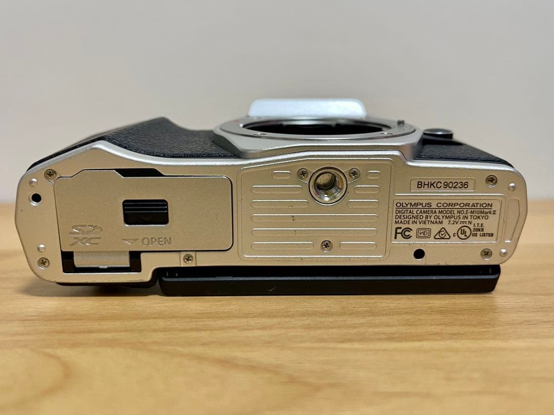 OLYMPUS OM-D E-M10MarkII EZWズームキット単焦点レンズ