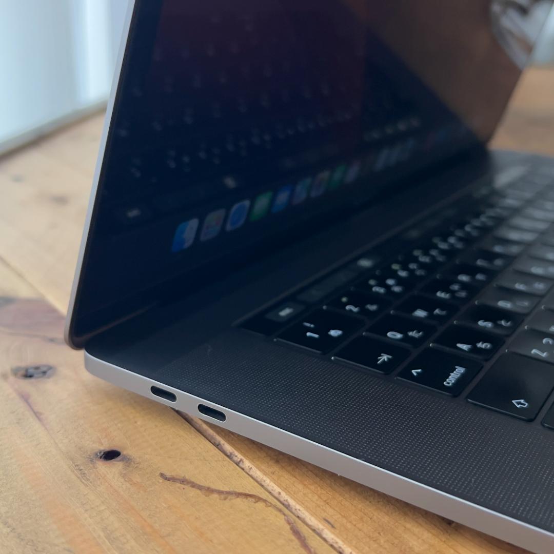 K*！様 お得MacBook Pro 15インチ 3.1G i7 16GB SS