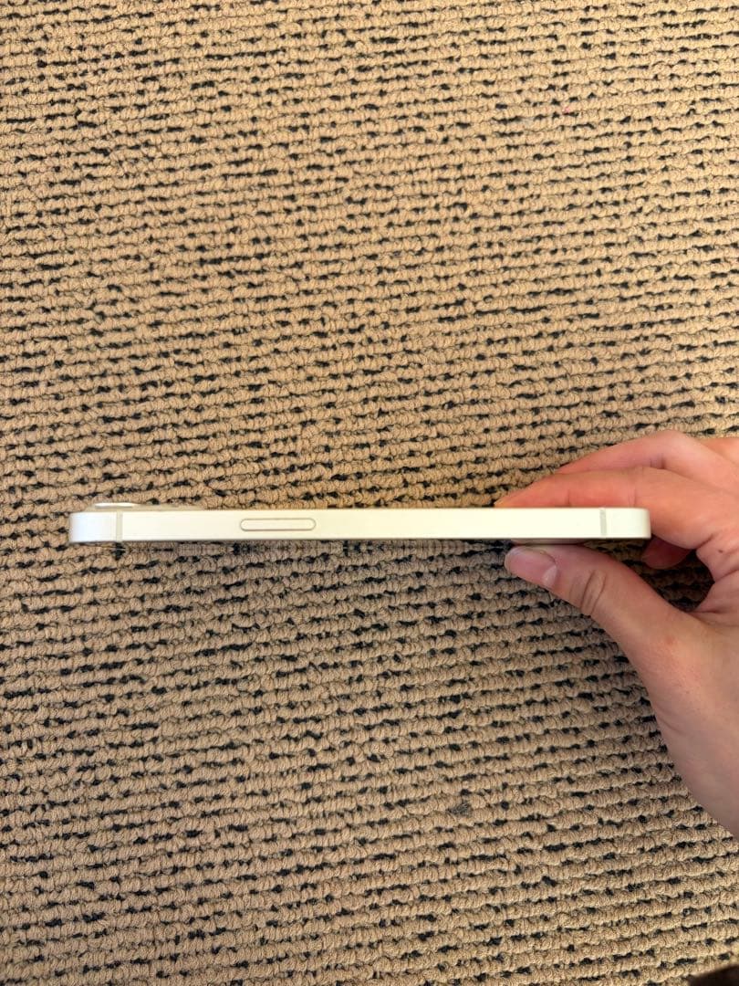 Apple iPhone 13 ホワイト 本体　256GB スターライト