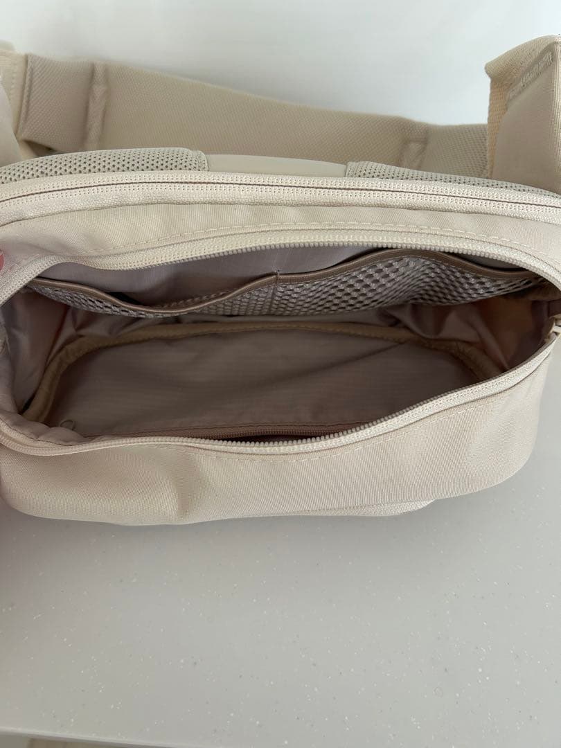 POMULU ヒップシート　ナチュラルアイボリー