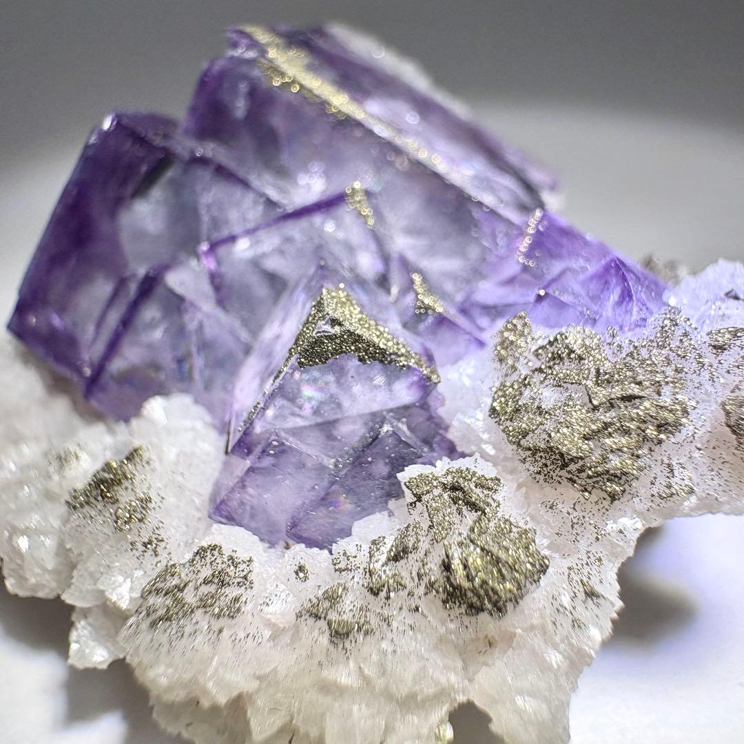 453 中国　ヤオガンシャン産　フローライト&パイライト