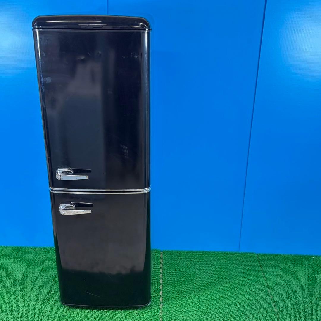 745 冷蔵庫　レトロ　2022年製　100L〜200L 極美品　ブラック　格安