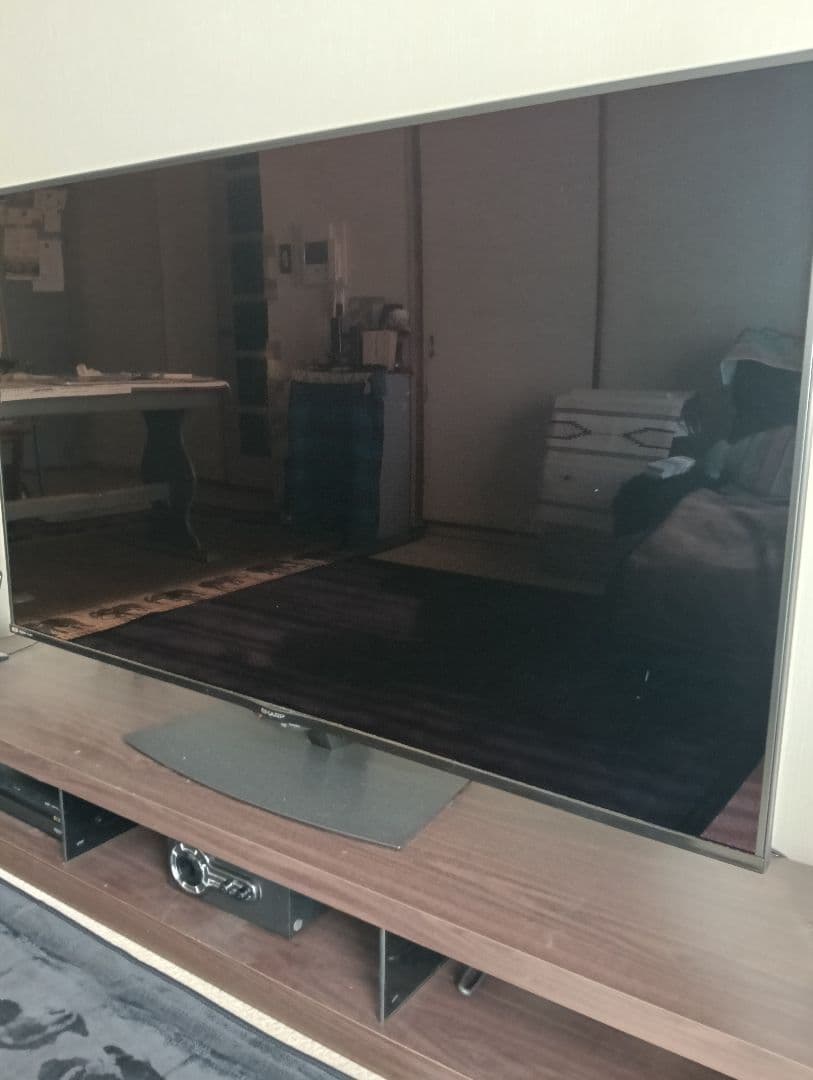 シャープ　８Ｋテレビ　60インチ 8T-C60BW1