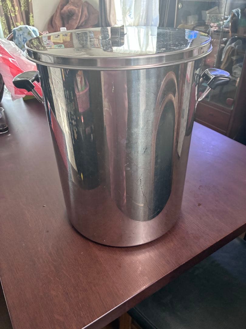 ステンレススチール 蓋付き鍋 直径約40cm