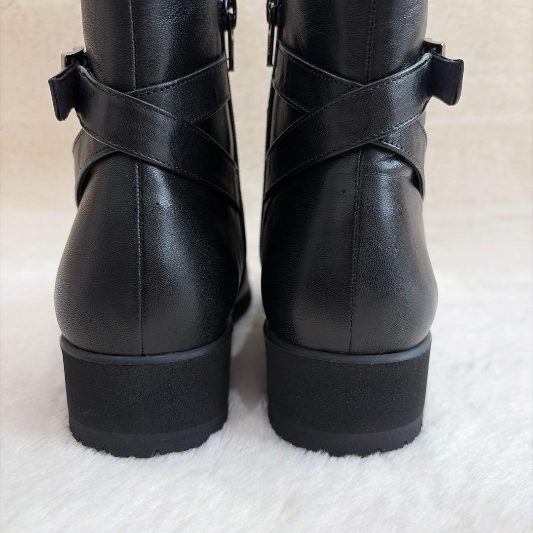 【ペダラ】23.5 アシックス ショートブーツ クロスベルト 黒 サイドジップ