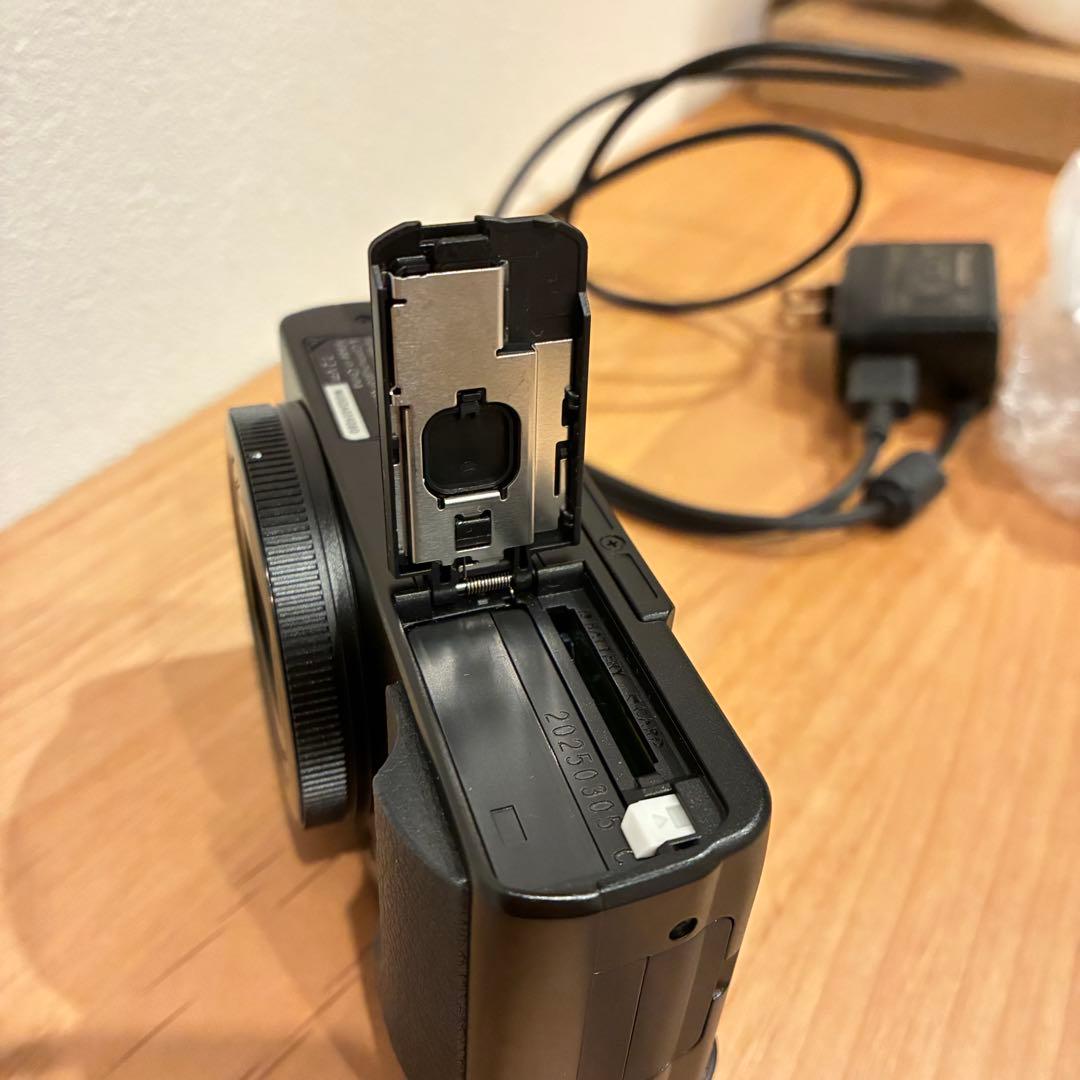 【美品】Panasonic Lumix TZ99 コンパクトデジタルカメラ