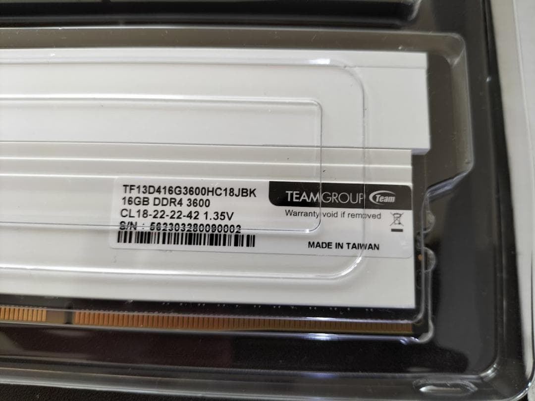 T-FORCE XTREEM ARGB 32GB 3600MHz ホワイト