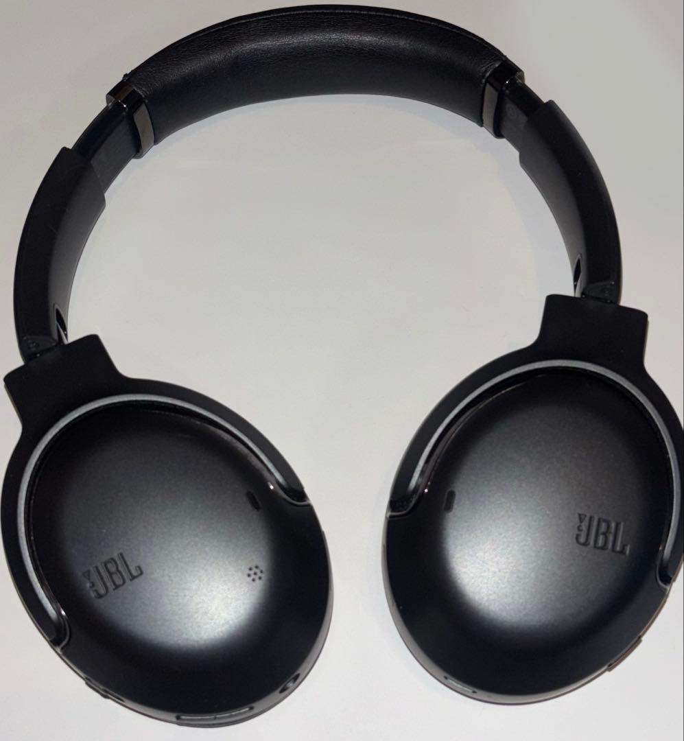 ヘッドホン　JBL TOUR ONE M2