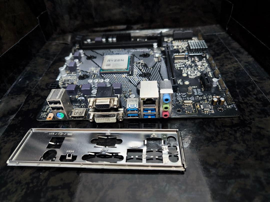 セット売り!! Ryzen5 3600+ASRock B550M-HDV 動確済