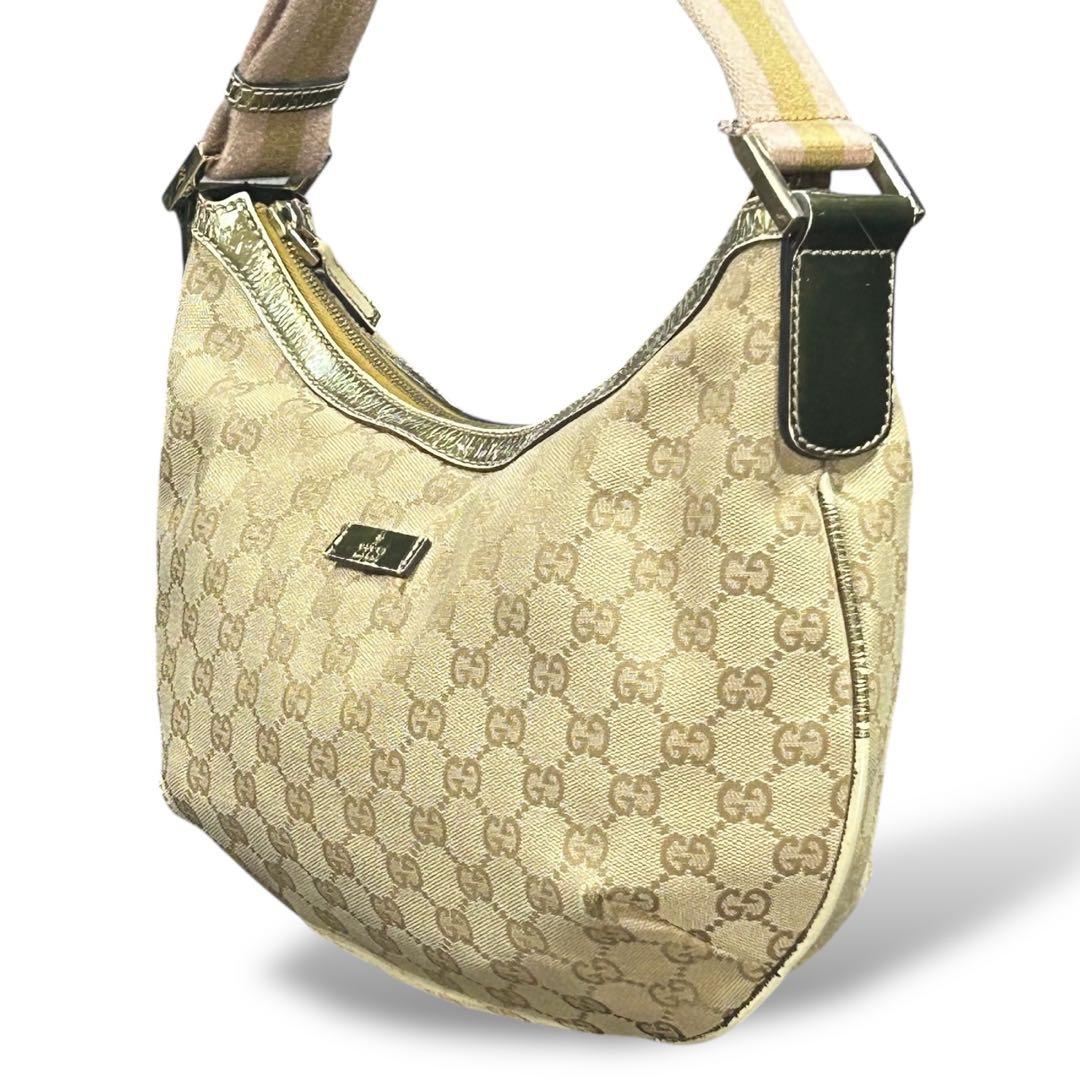 GUCCI グッチ 斜め掛け シグネチャー ベージュ 送料無料