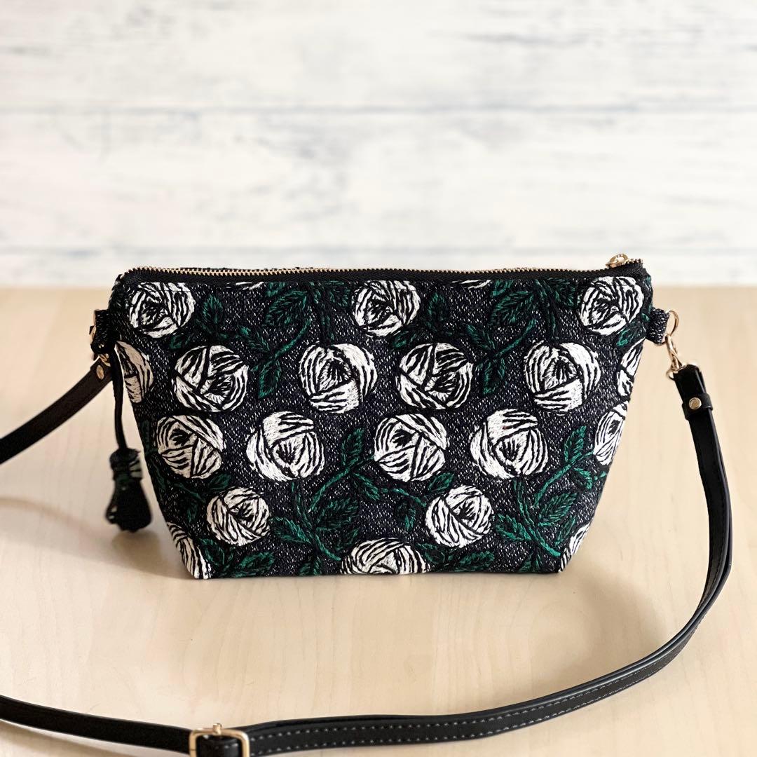 ミナペルホネン rosy navyショルダーバッグMB512-212