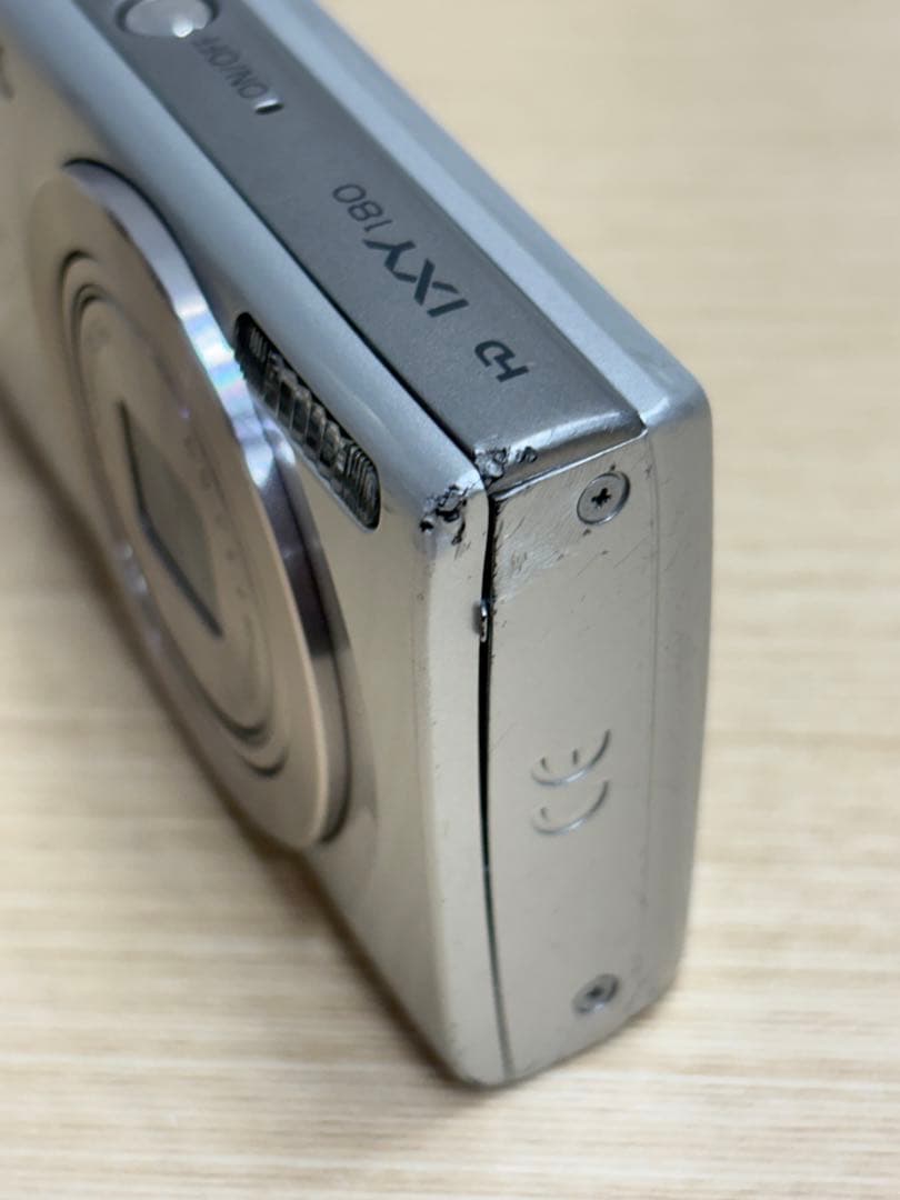 Canon キヤノン　IXY 180 PC2275 デジカメ　シルバー