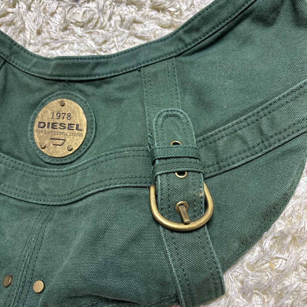 ディーゼル y2k 三日月 ワンショルダーバッグ ハーフムーン ロゴ金具 人気◎