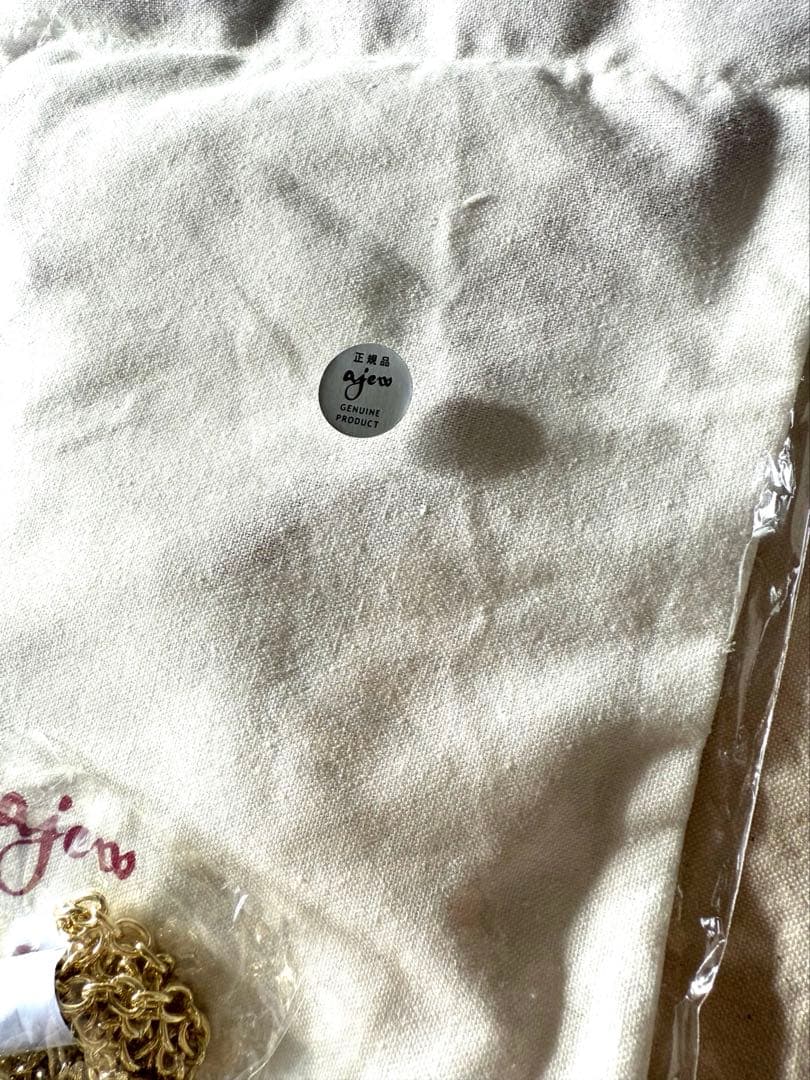 新品 ［ELLE］iPhone16スマホケース正規品エル （ajew）ハート型