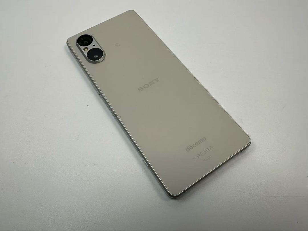 美品 SONY Xperia 5 V docomo 128GB シルバー