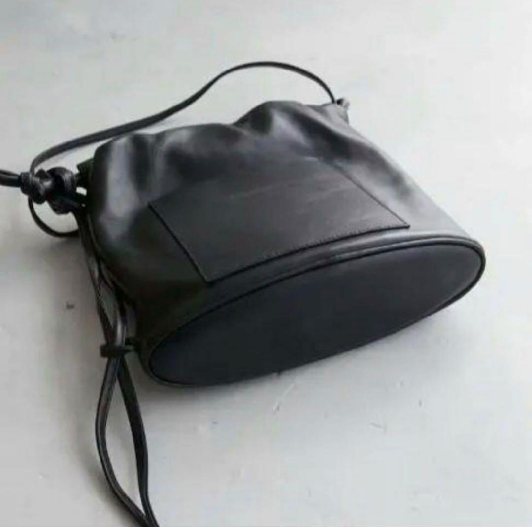 LA PEAU DE GEM レザー 巾着型ショルダーバッDRAWSTING