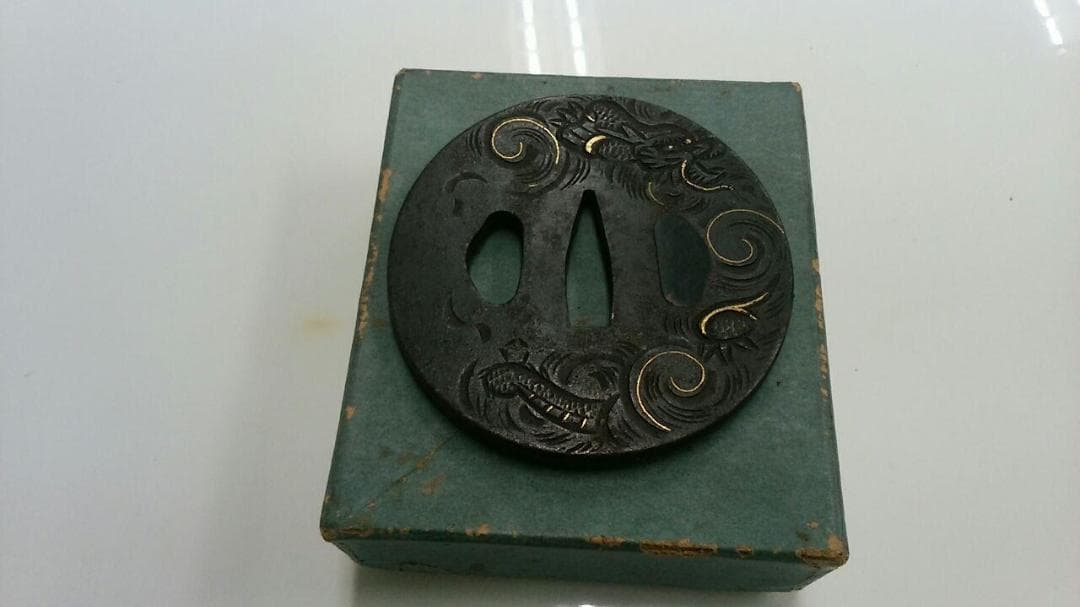 鍔：象嵌：鉄地