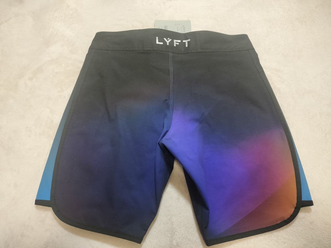 LYFT サーフパンツ Mサイズ カネキンモデルSPACE BLACK