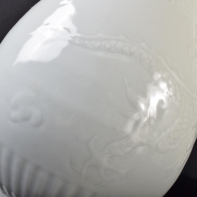 中国　影青　青白磁　陽刻　雲龍文　蒜口瓶　高さ約31㎝　M　R7918B