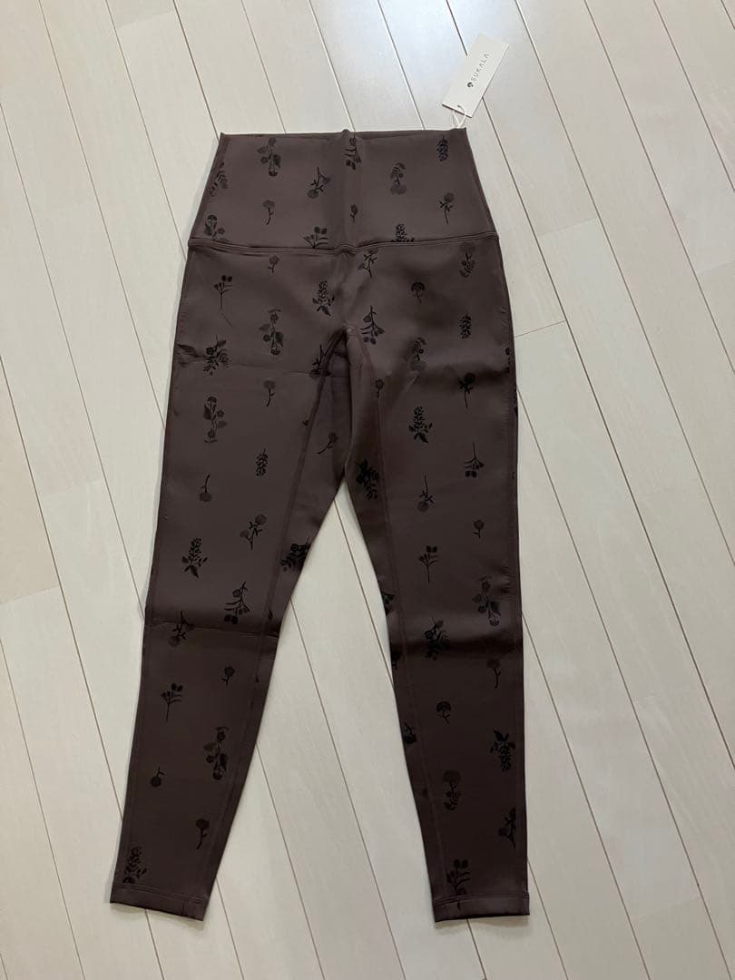 新品　スカーラ sukala ホットヨガ　ラバ　レギンス　花柄　ブラウン　S