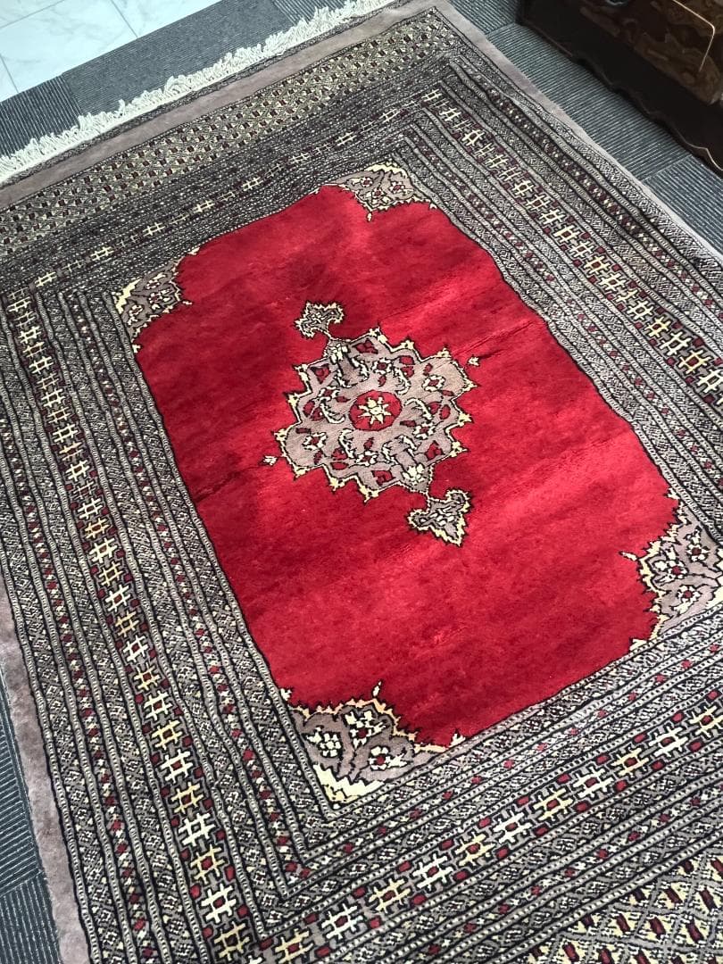 【訳あり特価】パキスタン製 手織り絨毯 約180cm x 125cm