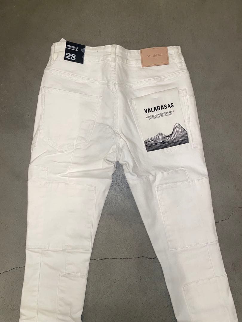VALABASAS ホワイト ブーツカットデニム　28