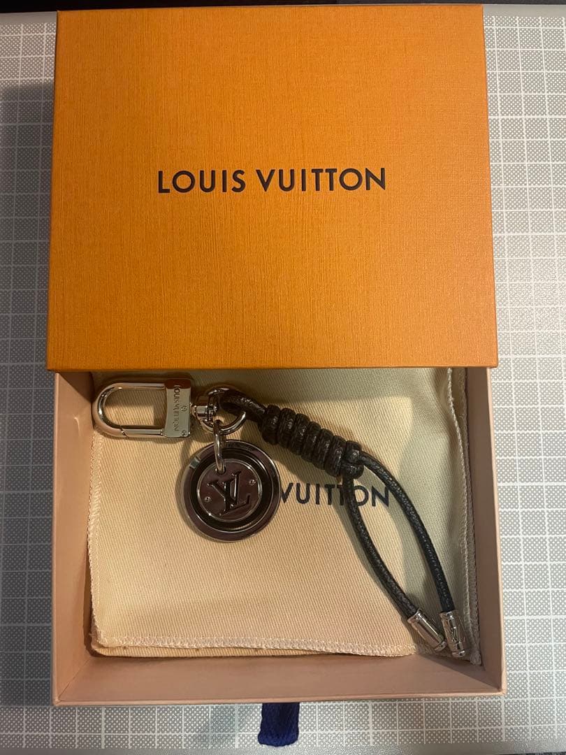 LOUIS VUITTON キーリング　キーホルダー・レザー・ロープ