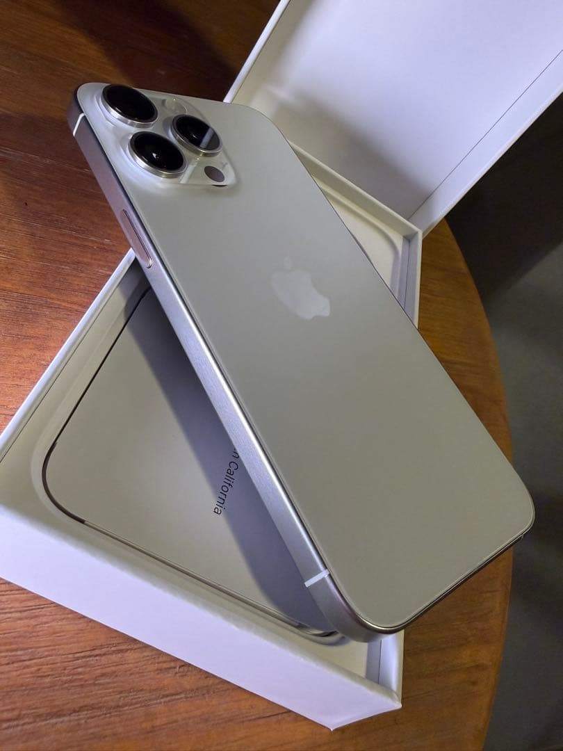 極美品✴︎iPhone15 ProMAX 256G ホワイト