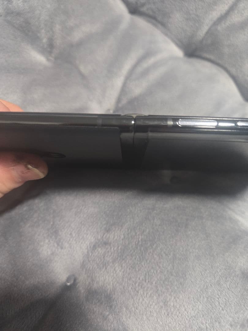 再出品　motorola razr 40 ultra ブラック 8GB RAM