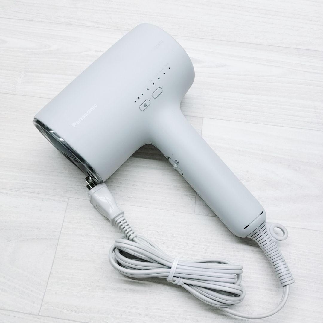 ほぼ未使用☺️ノズル付きPanasonic ナノケア ドライヤー EH-NA0J