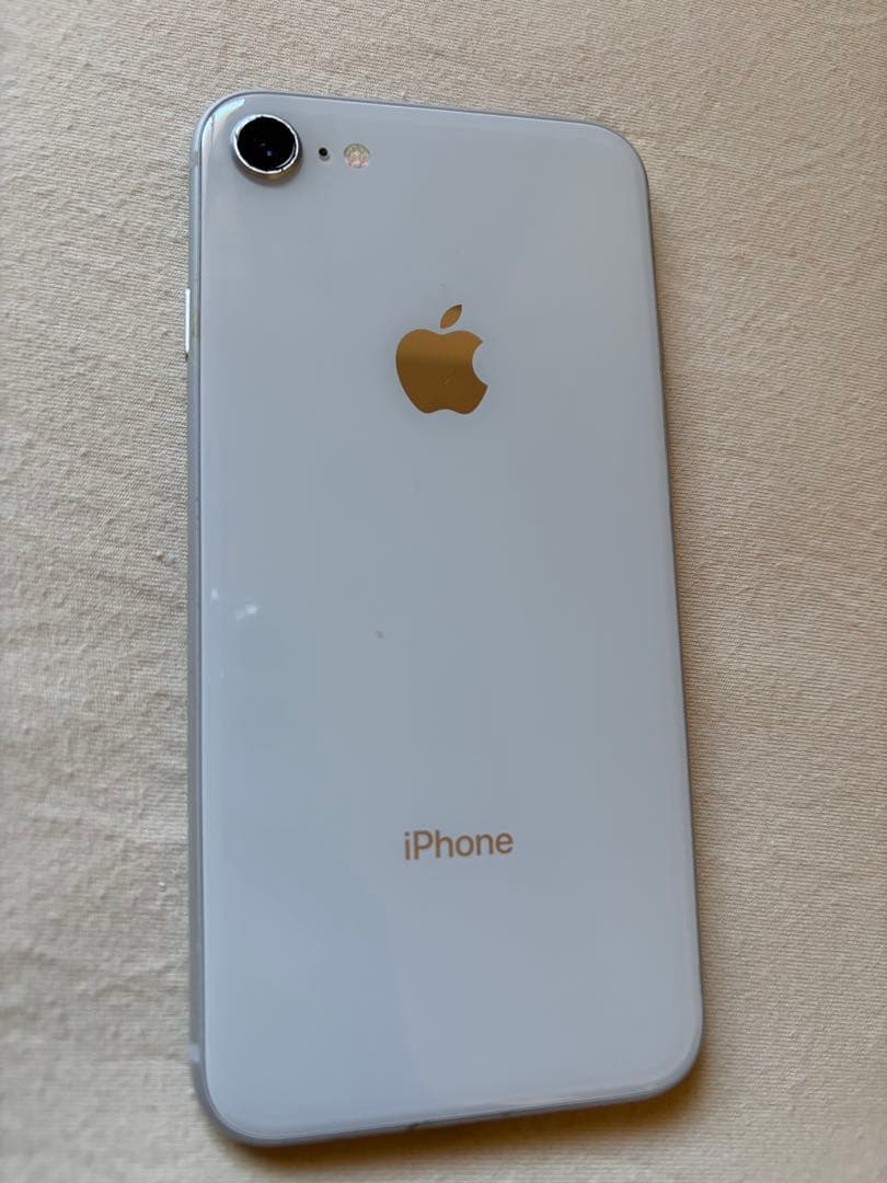 【中古美品】Apple iPhone8 64GB