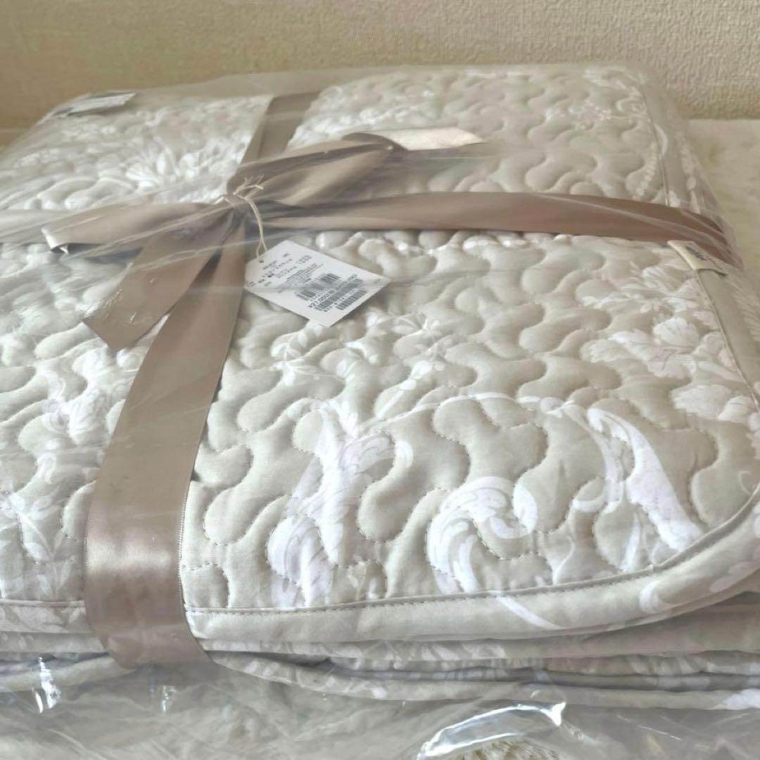 ローラアシュレイ　ジョゼッテ　キルトマルチカバー　ライトグレー　シングル用　新品