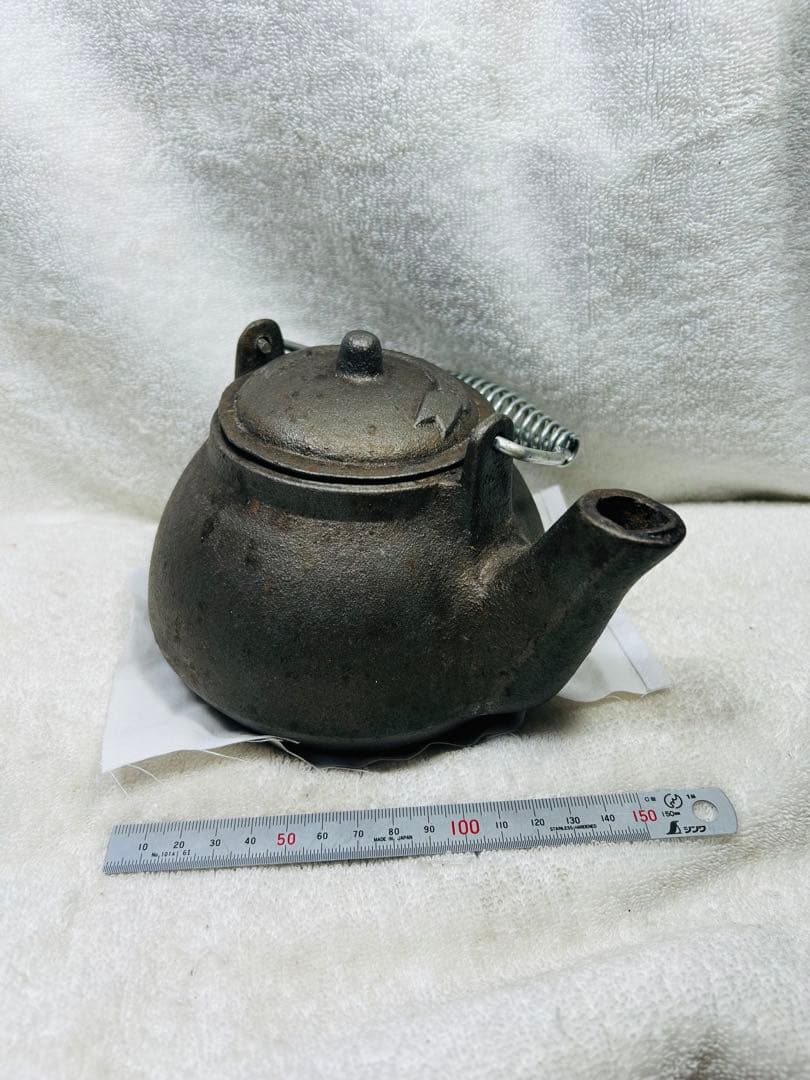 1900年代後半のビンテージ品　小型のAmerican camper鋳鉄製ケトル