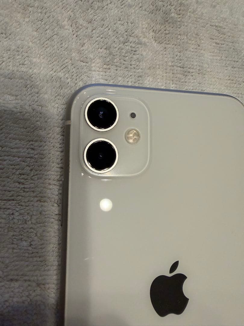 Apple iPhone 11 128GB SIMフリー　ホワイト