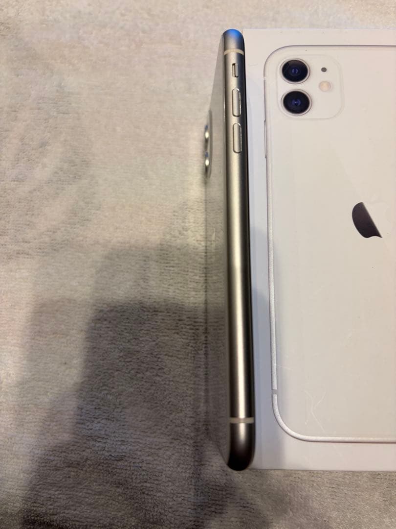 Apple iPhone 11 128GB SIMフリー　ホワイト