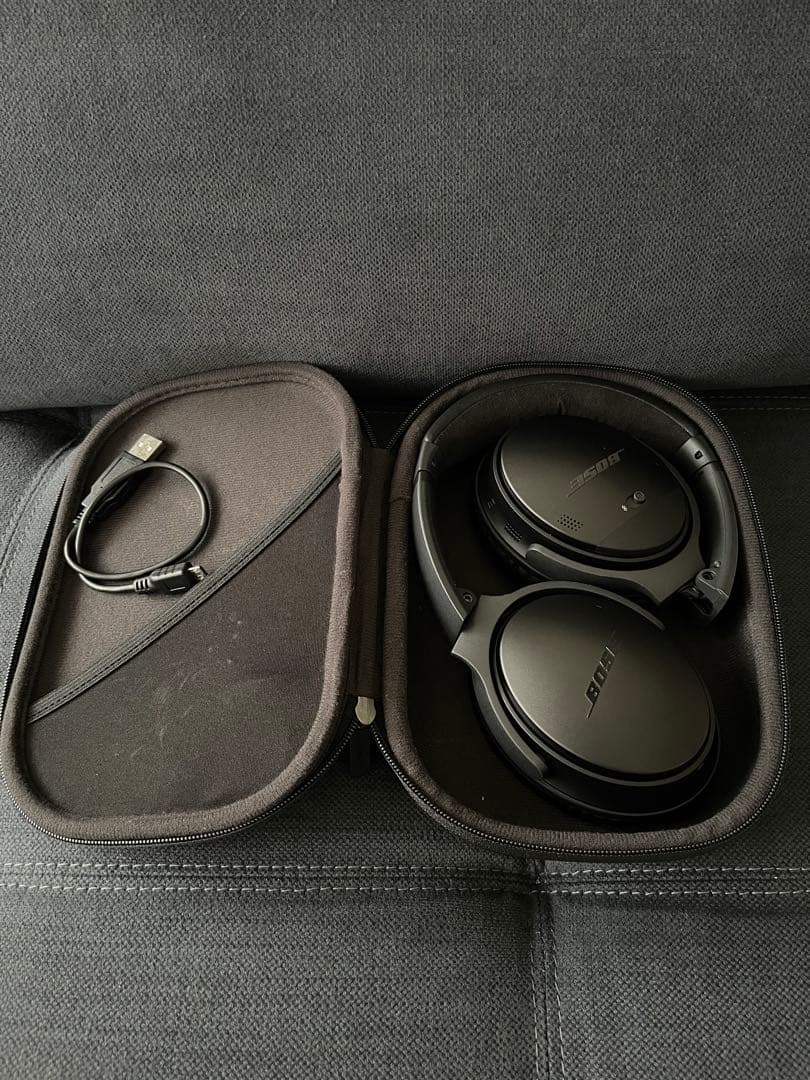 Bose ワイヤレスヘッドホン ケース付き　QC35